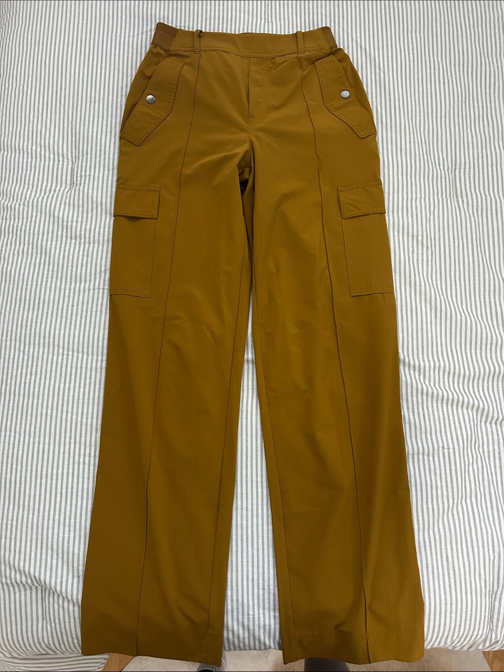 Athleta Cargo lightweight Pant